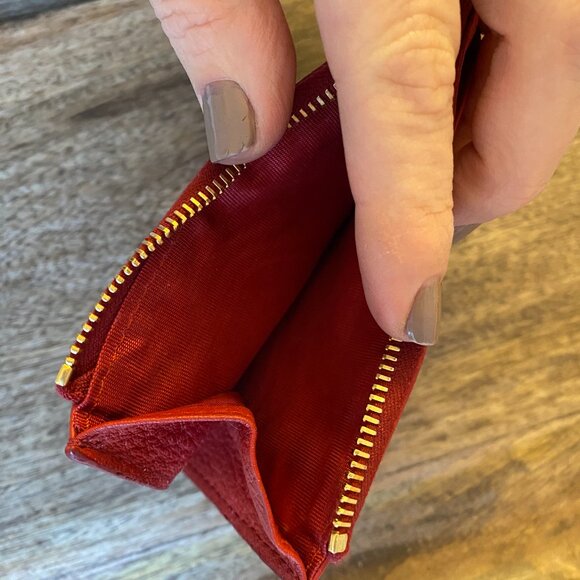 Prada red leather Moire and Saffiano card holder with gold-tone hardware - Picture 6 of 10